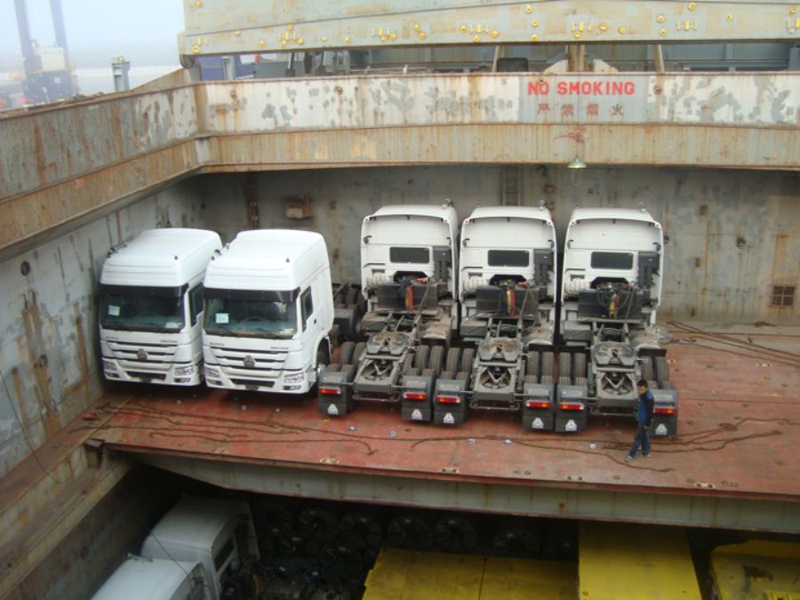 5 units Howo truck head with HW79 cabin loaded on the ship for Senegal 5 units Howo truck head with HW79 cabin loaded on the ship for Senegal